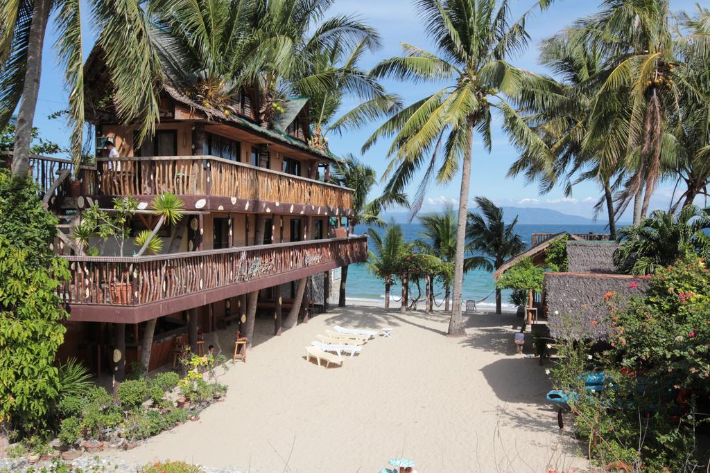 Bamboo House Beach Lodge & Restaurant Puerto Galera Exterior photo
